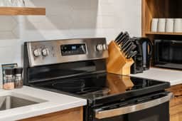 3BR Luxury Condo with King Suite + Mountain Views! - Image 3