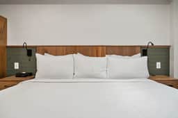 3BR Luxury Condo with King Suite + Mountain Views! - Image 4