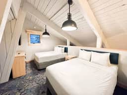 Cozy 3 Bed Mountain Cabin Loft Pool + EPIC views! - Image 3