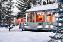 Cozy 3 Bed Mountain Cabin Loft Pool + EPIC views! - Image 2