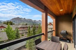 Gorgeous 2 Bedroom Mountain View - Image 2