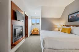 Gorgeous 2 Bedroom Mountain View - Image 5