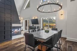 Luxury 4BR Penthouse Prv Hot Tub BBQ Mtn Views! - Image 3
