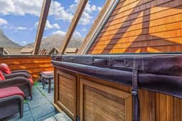 Luxury 4BR Penthouse Prv Hot Tub BBQ Mtn Views! - Image 5