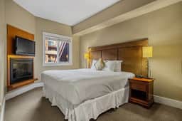 Mountain Suite with Hot Tub & Fitness Center - Image 5
