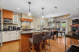 Mountain Suite with Hot Tub & Fitness Center - Image 3