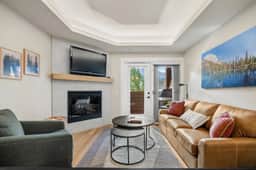 Near Banff: Fireplace, Pool & Hot Tub Access - Image 2