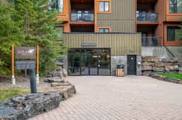 Relax & Unwind | Stylish Retreat, Mountain Scenery - Image 4