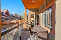 Relax & Unwind | Stylish Retreat, Mountain Scenery - Image 3