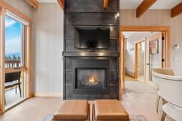 Romantic Rooftop Suite | Fireplace+Hot Pools+Views - Image 3