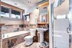 Romantic Suite in the Heart of Canmore-2 Guests - Image 4