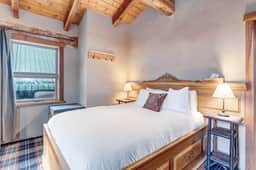Romantic Suite in the Heart of Canmore-2 Guests - Image 3