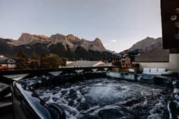 Sevenfold | Sleeps 20 | Luxe 7BR Retreat + Hot Tub - Image 3