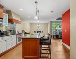 Stylish 1-Bedroom Escape - Image 2