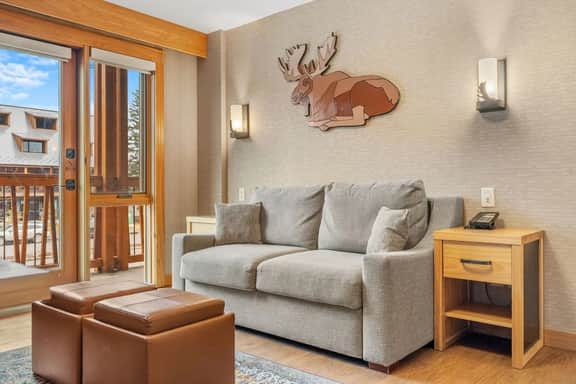 1 BR Suite w/ Balcony, Fireplace & Hot Pools - Image 2
