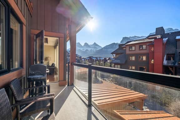 Elegant Mountain Retreat | Kitchen, Hot Tub, Views - Image 2