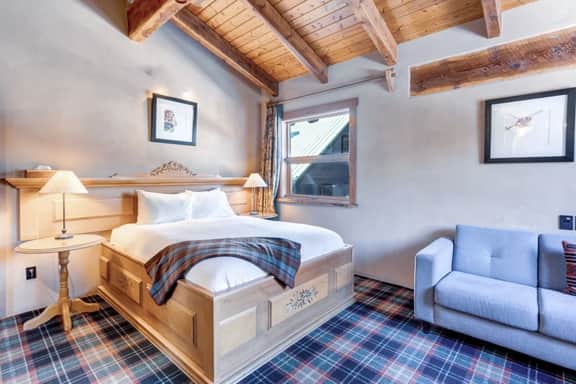 Heart of Canmore- Private Romantic Suite-2 Guests - Image 3