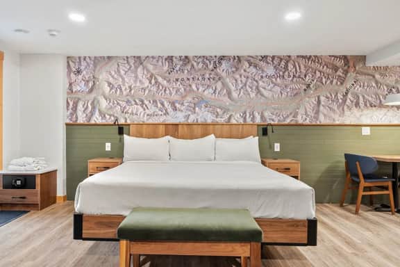Modern Mountain Luxury | Private Studio w/ Hot Pools - Image 5