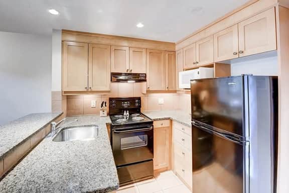 Mountain Condo w/3 BDRM & Hot Pools! - Image 5
