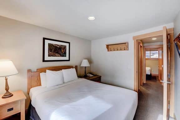 Mountain Top Escape w/ Pool, Hot Tub + Games Room! - Image 3