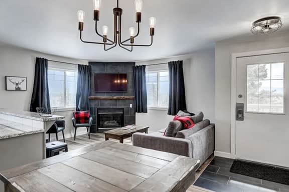 Mountain View Condo Near Banff & Canmore - Image 3