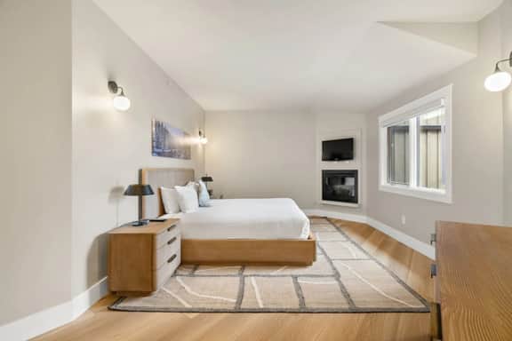 Near Banff: Fireplace, Pool & Hot Tub Access - Image 5