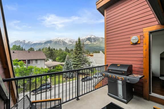 Rockies Balcony: Fireplace, BBQ & Views - Image 2
