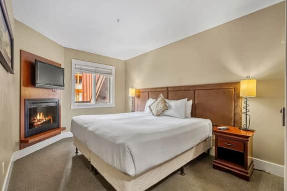 Solara Resort Condo: Fireplace, BBQ & Hot Tub - Image 5