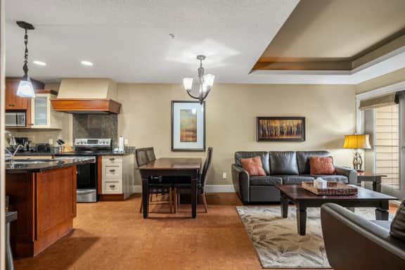 Solara Resort Condo: Fireplace, BBQ & Hot Tub - Image 3