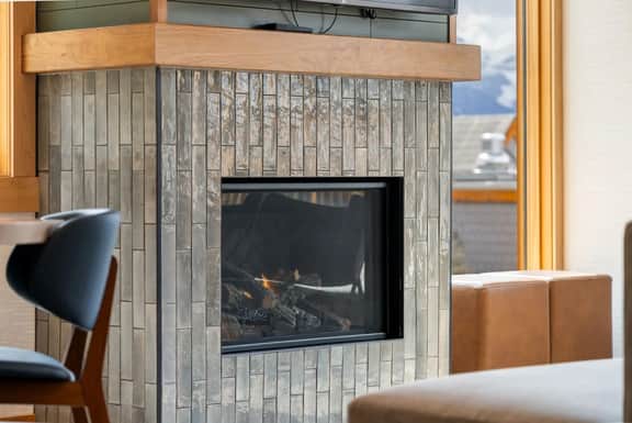 Spacious 4BR Family Condo - Image 2