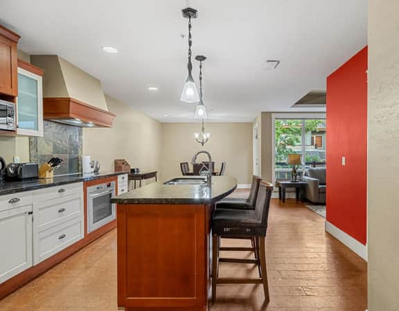 Stylish 1-Bedroom Escape - Image 2