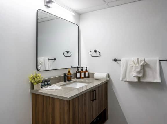 The Jade Suite | Stylish 2BR at The Gem - Image 2