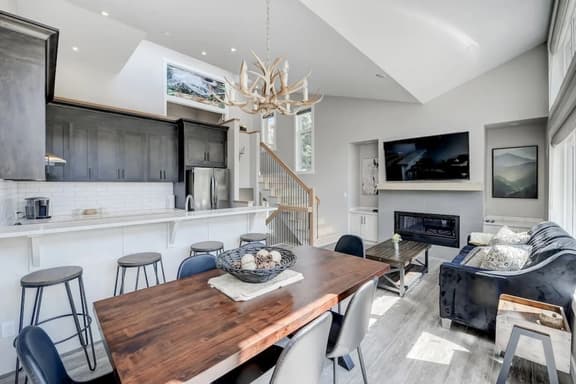 Brand NEW! Executive Mountain Home W/Stunning Views - Image 1