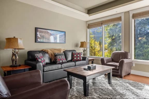 Canmore Rockies Getaway| 2BR + Resort Amenities - Image 1