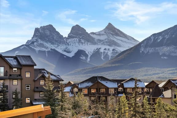 Elegant Mountain Retreat | Kitchen, Hot Tub, Views - Image 1