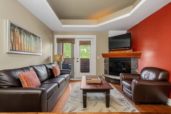 Mountain Suite with Hot Tub & Fitness Center - Image 1