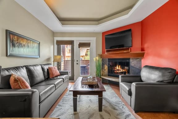 Solara Resort Condo: Fireplace, BBQ & Hot Tub - Image 1